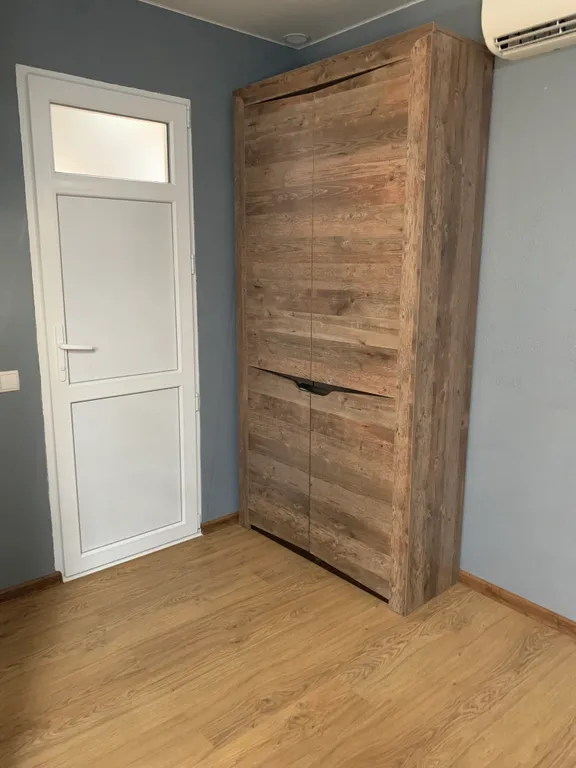 Двухкомнатная с мини-кухней