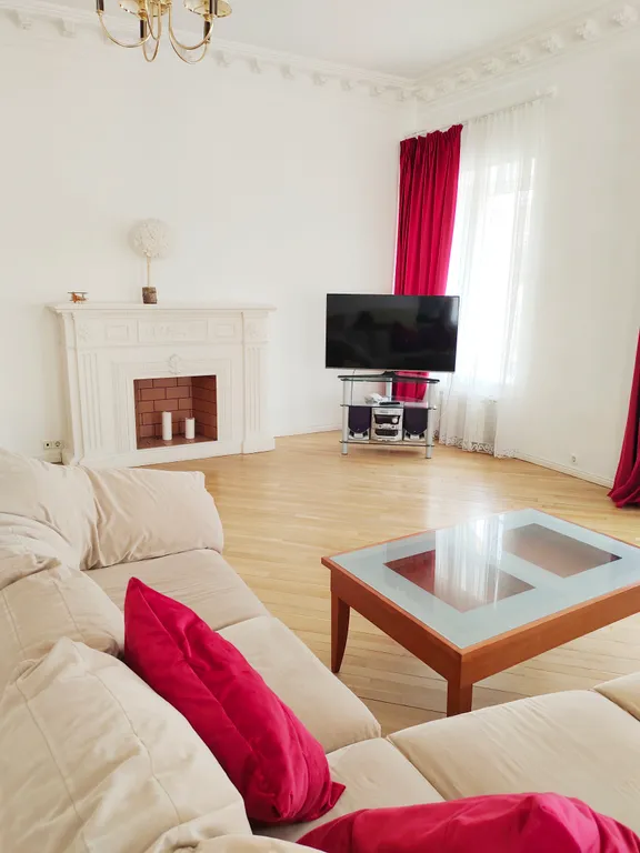 Квартира с большой гостиной с видом