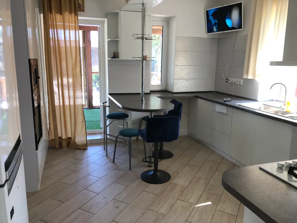 Дом в черте города в тихом дачном обществе