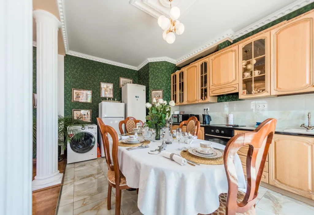 Пентхаус с бассейном и видом на море