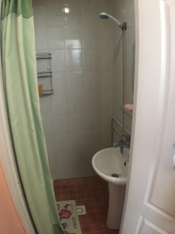 Просторный и уютный семейный номер с лоджией у моря