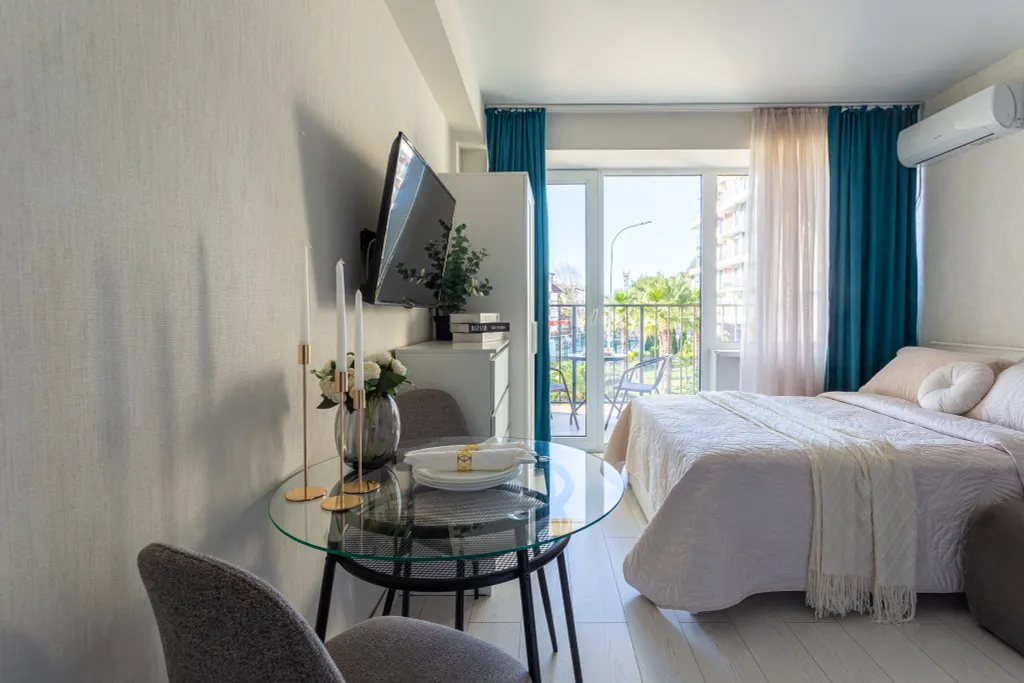 Уютная студия Каравелла 23 с балконом у моря