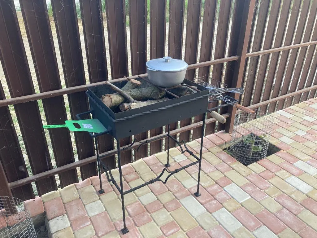 Коттедж с бассейном Азовочка