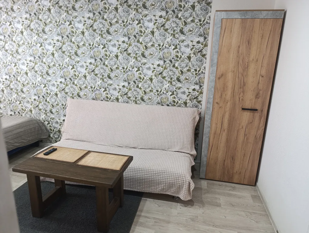 Уютная квартира, в новом доме с видом на пруд и горы