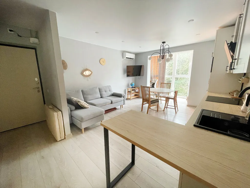 Квартира Квартира у озера с панорамным видом на лес — Раздольное