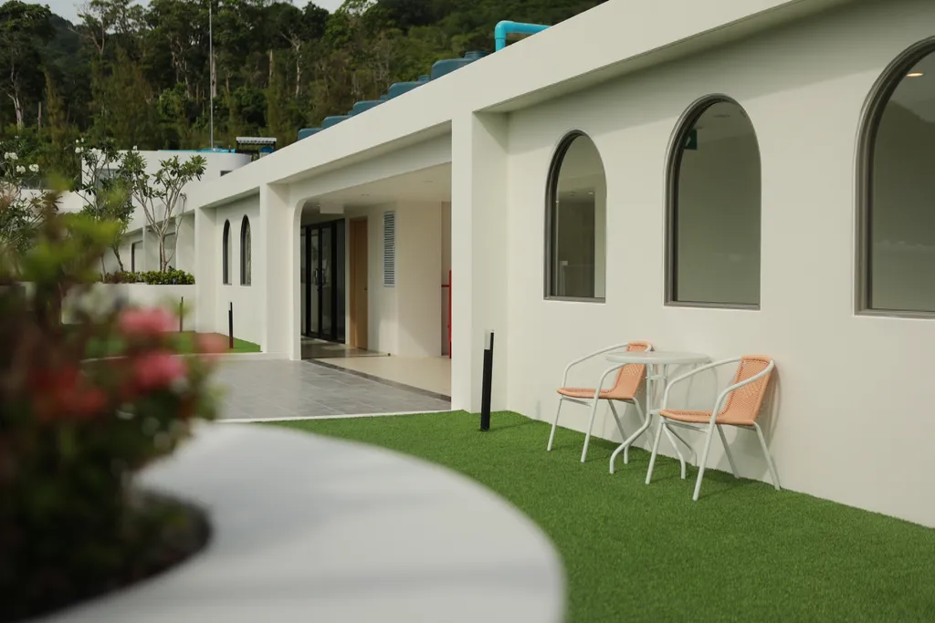 Супер однушка у моря с бассейном и спортзалом, тихое милое место