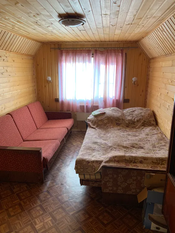 Дачный дом на берегу озера