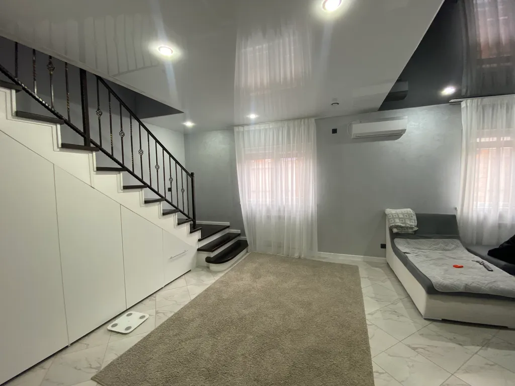 Коттедж Уютный новый дом в центре города — Элиста