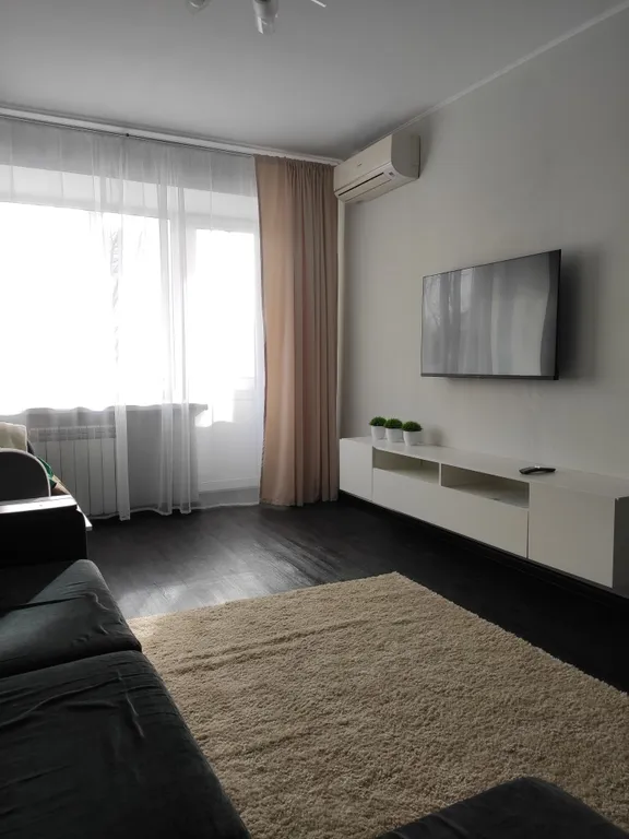 Уютный семейный апартамент в центре, штаб округа набережная, 5 гостей