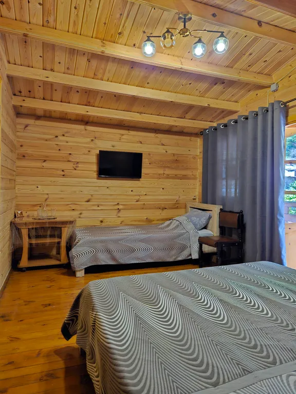 Коттедж Эко домик с парковкой возле горной реки — Гагра