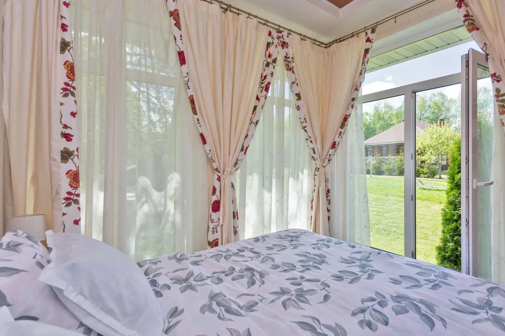 Коттедж с сауной и бассейном возле Минска