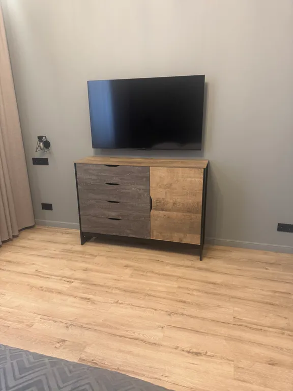 На первой линии от моря сдам полдома