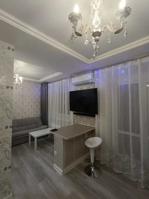 Квартира с видом на Кремль и р. Великую, с выходом на террасу