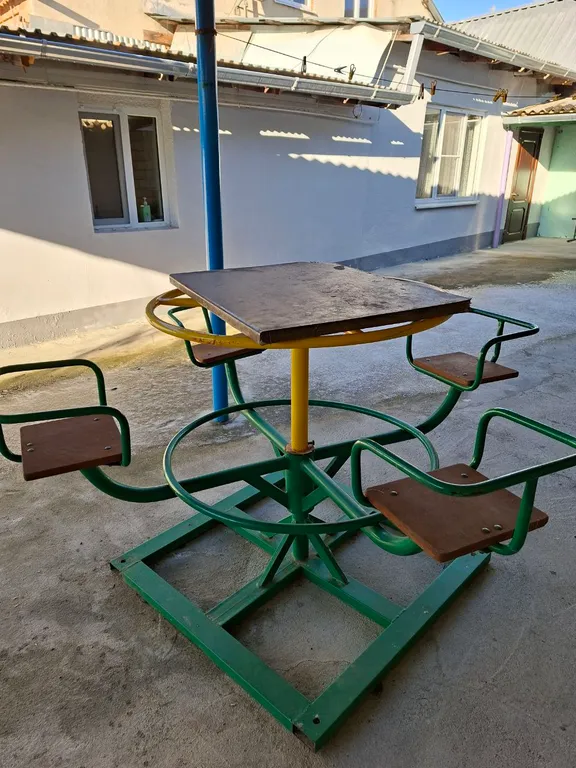 Уютный дом возле термального источника по дороге на курорт Мамисон