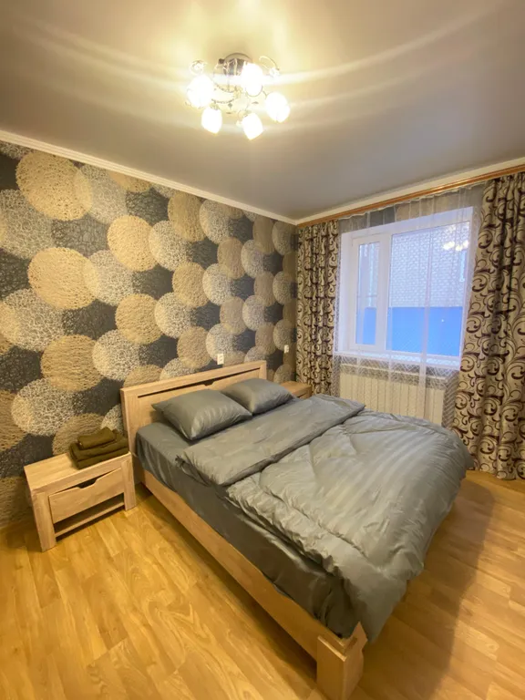 Большой двухэтажный дом