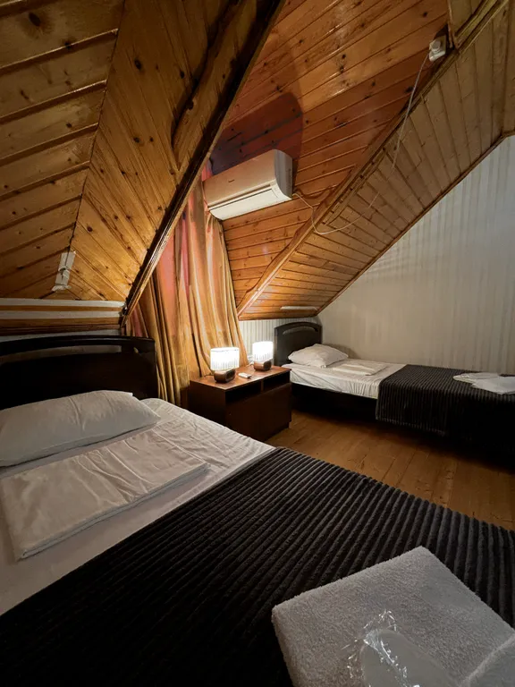 Деревянный мансардный номер