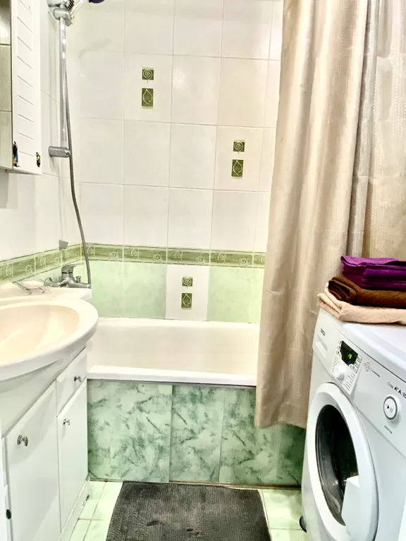 Светлая уютная квартира возле метро