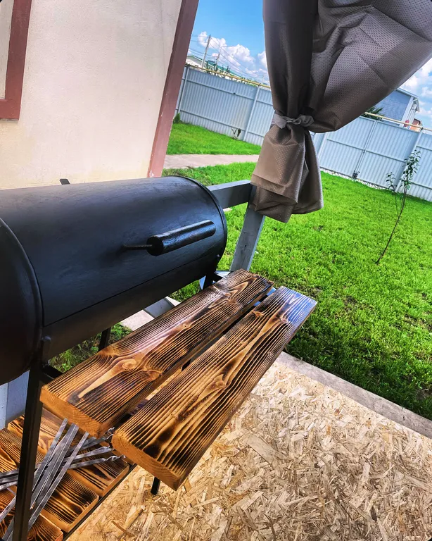 Уютный дом с баней и бассейном в 10 минутах от города