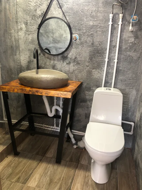 Уютный маленький домик в горах