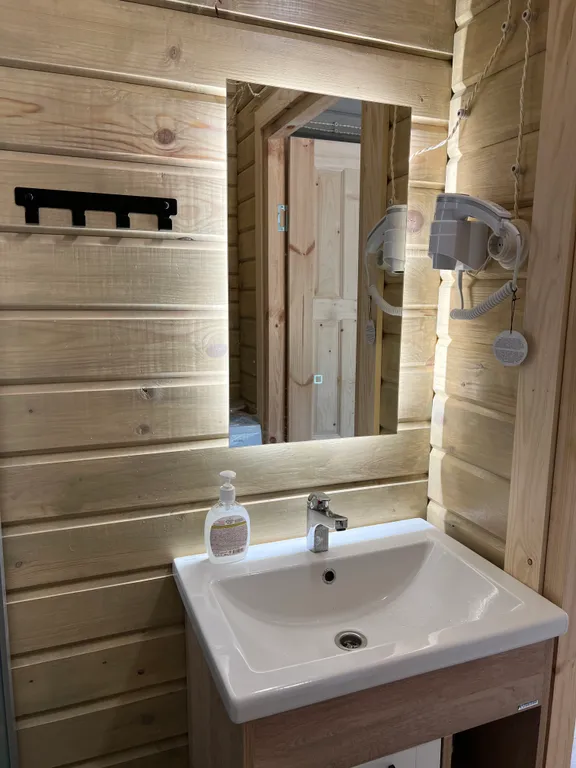 Большой домик на четверых с отдельной спальней