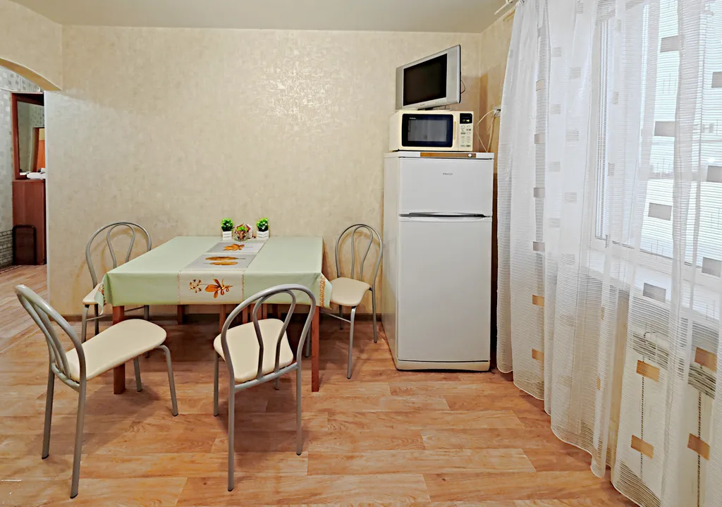 Квартира Двухкомнатная квартира рядом с ТЦ Мега — Самара