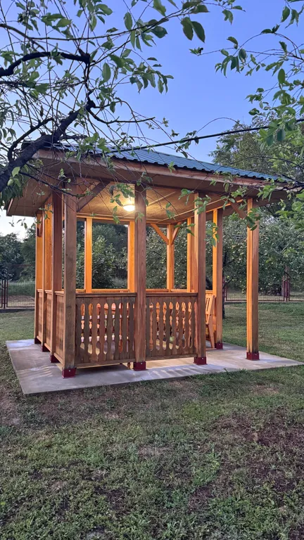 Коттедж Дом Уединение - лес, река, барбекю-зона, сад, приватный уют — аренда посуточно в Береговое