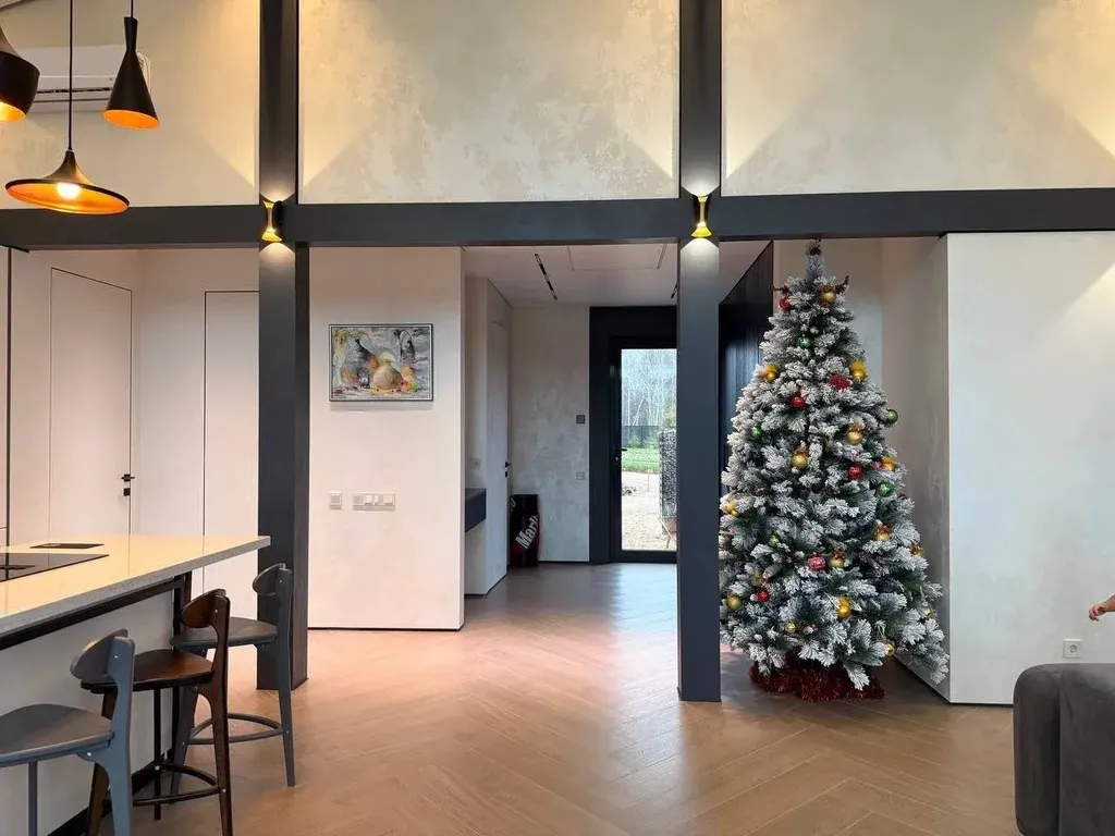 Премиальный дом с видом на лес и пруд в поселке года Ели estate