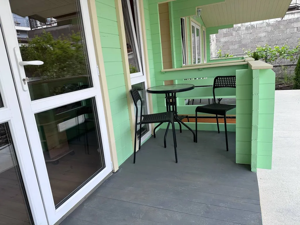 Новый дом с террасой для семьи