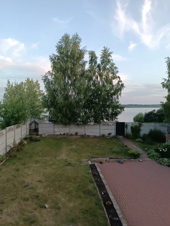 Уютный дом с видом на реку