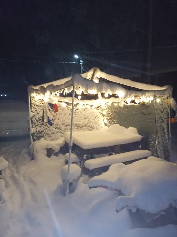 Уютный коттедж с камином у озера в Колосково