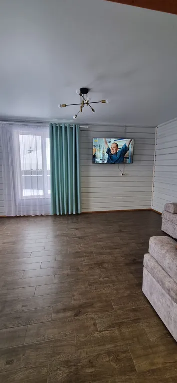 Дом по соседству с вотчиной Деда мороза