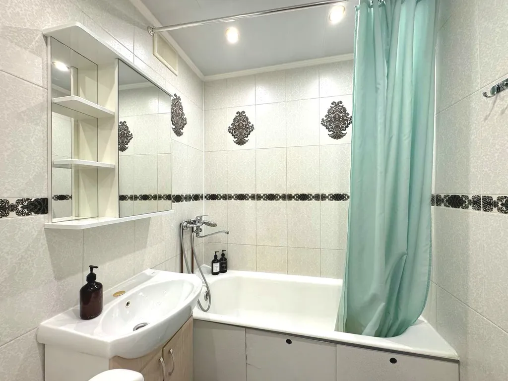 Двухкомнатная квартира в центре на Дзержинского