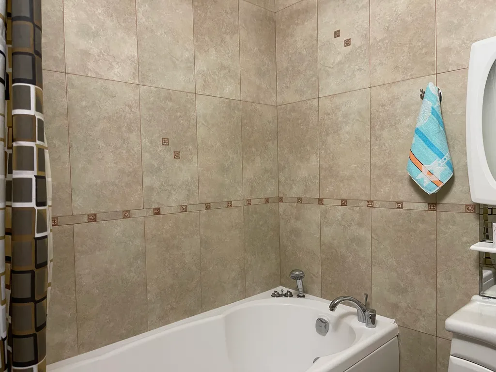 Уютная 4-х комнатная квартира в центре Евпатории с видом на море