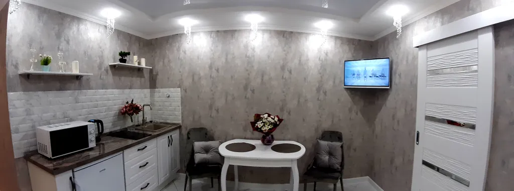 Стильная небольшая квартира с раздельными спальными местами