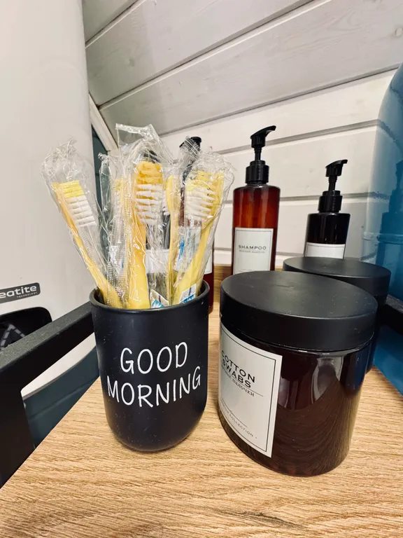 Дом A-frame с баней и джакузи под открытым небом в сосновом лесу