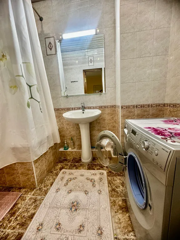 Уютная двухэтажная трехкомнатная квартира с евроремонтом