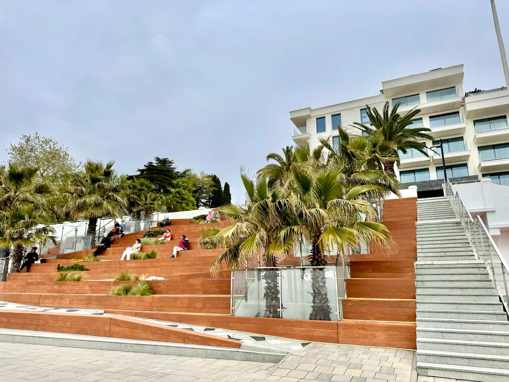 Семейные апартаменты с видом на море на набережной Ривьера