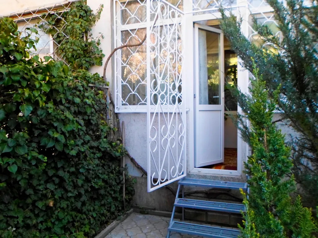 Квартира Уютная квартира с выходом в отдельный дворик — Евпатория