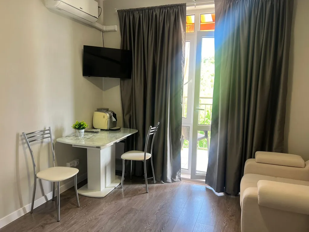 56 студия с бассейнами