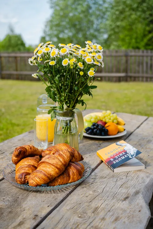 Коттедж у пруда