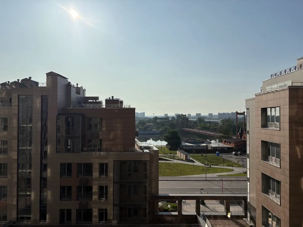 Абсолютно новая квартира в центре на набережной