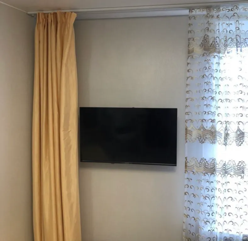 У леса, с ремонтом и 2 кроватями Переезжайте с одним чемоданом!