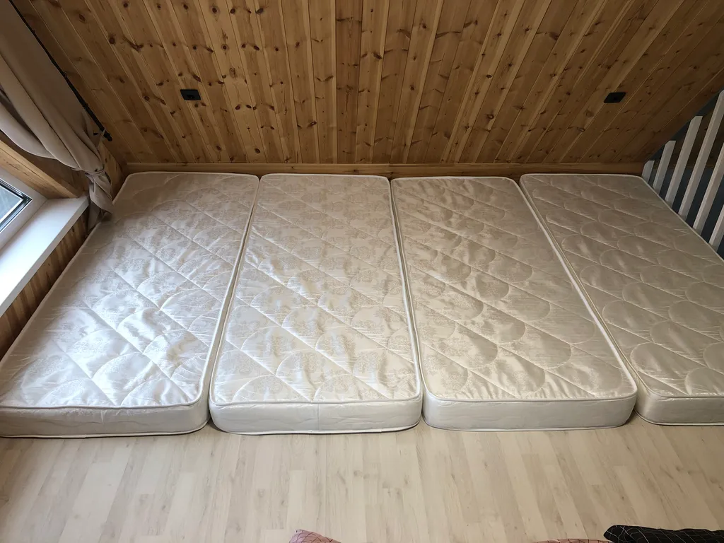 Уютный домик в окружении леса и горячих источников