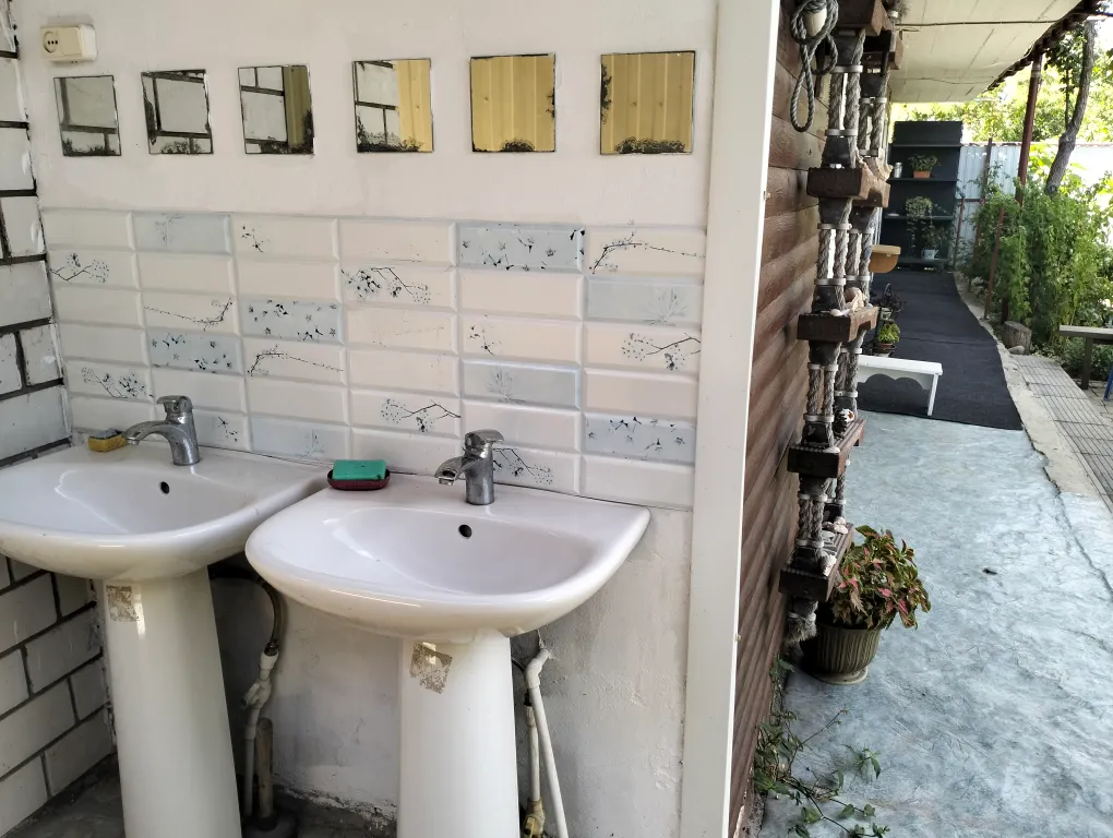 Комната-эконом с цветочным двориком в тихом районе