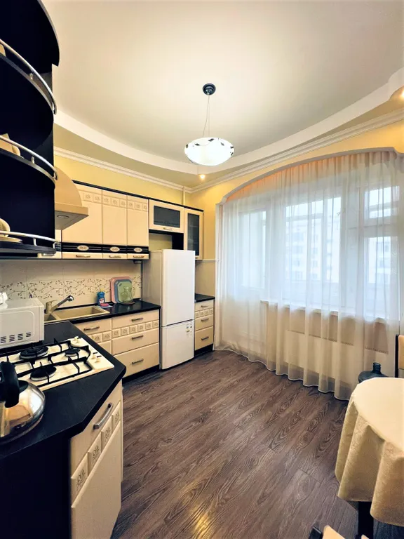 1 комнатная квартира в Студгородке, центр