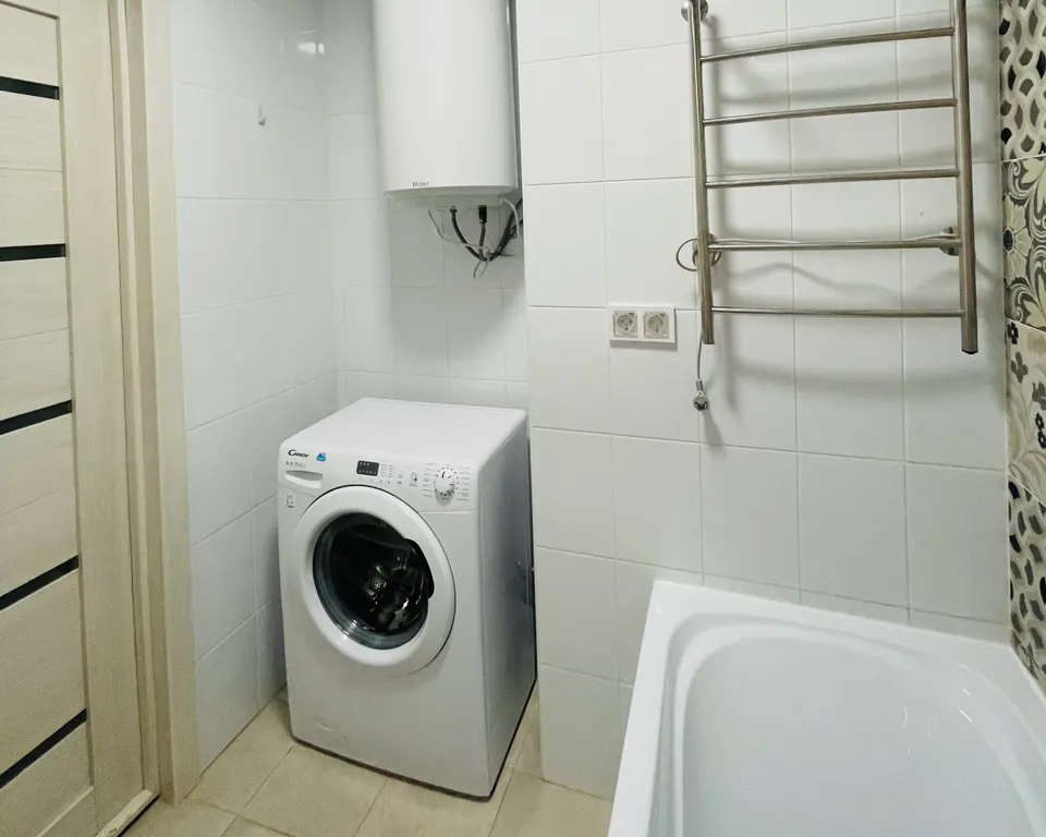 Уютная большая студия с балконом