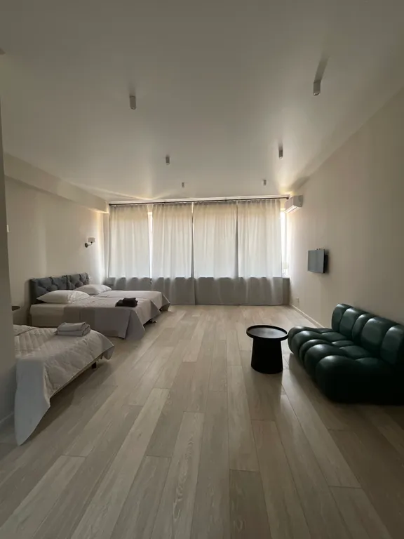 Комфортный просторный номер для семейной пары с детьми