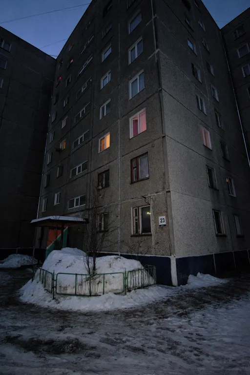 Двухкомнатная квартира с раздельными комнатами балконом и лифтом