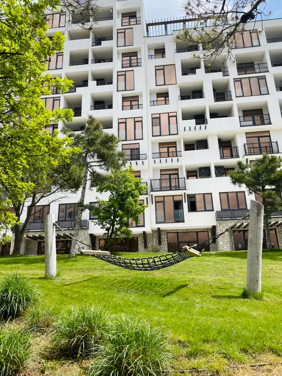 Студия с бассейном на семью с 2-3 детьми