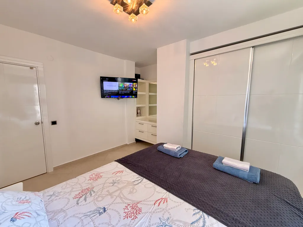 Трехкомнатная квартира на первой береговой линии